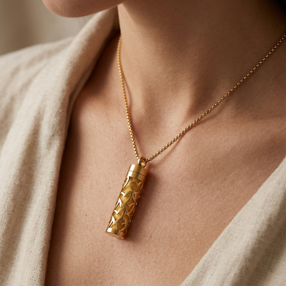 Collier diffuseur de parfum Gaïa, vue détaillée de l'acier inoxydable hypoallergénique